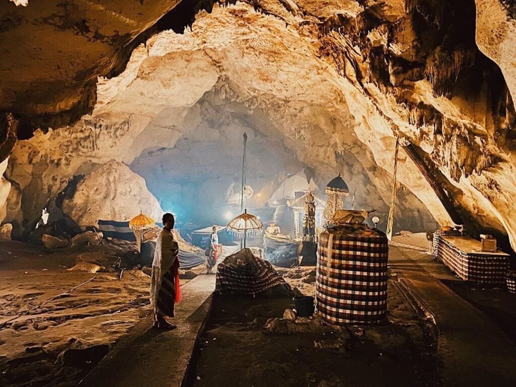 Goa Giri Putri Temple 2