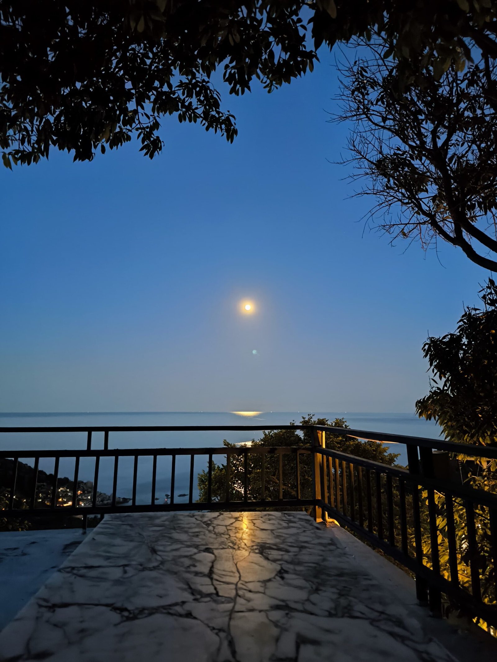 Koh Tao Moon