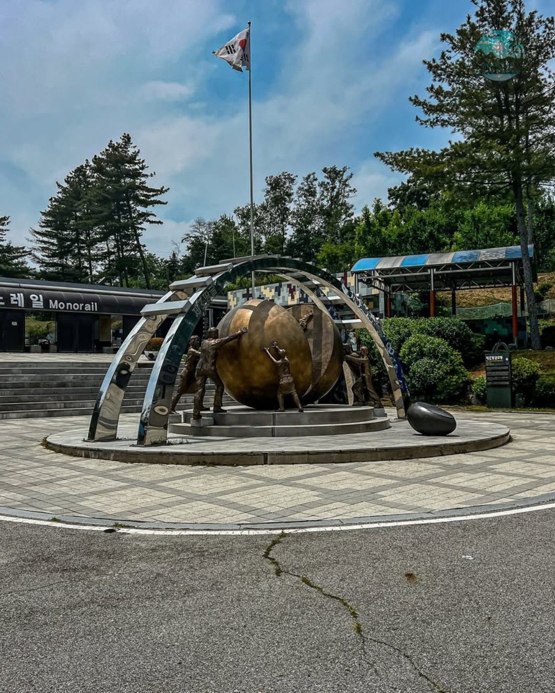 DMZ Statue